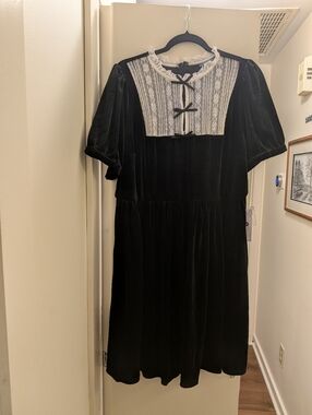 Modcloth Gothic Black Velvet Dress with White Lace 1X